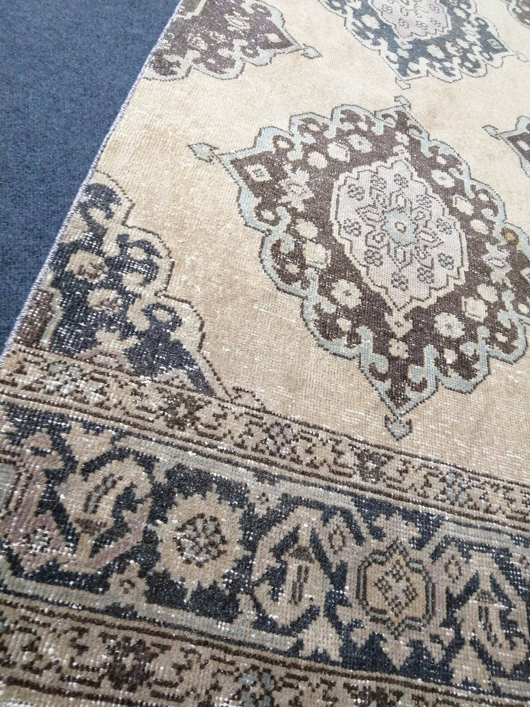 Beige Turkish Runner Rug 2' 10" x 13' 8" Hand-Knotted close-up