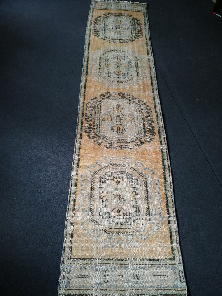 Beige Turkish Runner Rug 2' 8" x 11' 10" Hand-Knotted detail