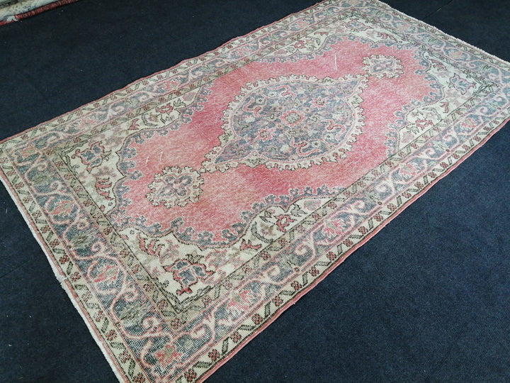Turkish Oushak Rug Hand-Knotted texture