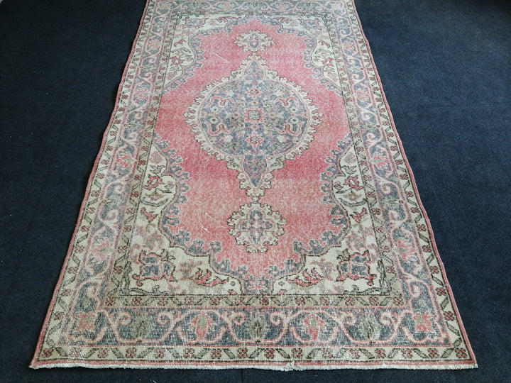 Turkish Oushak Rug Hand-Knotted detail