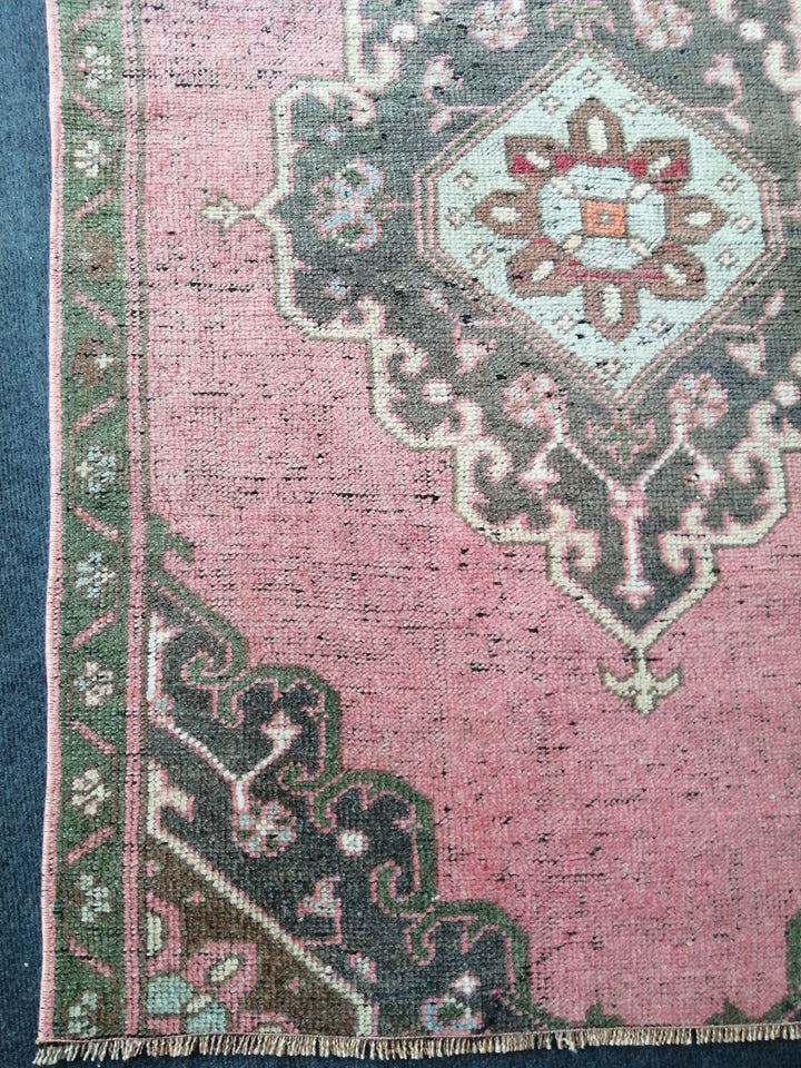 Beige Turkish Runner Rug 3' x 9' 5" Hand-Knotted texture