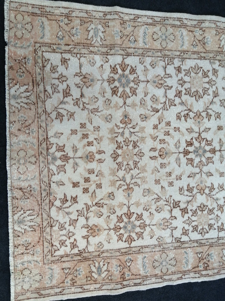 Beige Turkish Runner Rug 3' 1" x 6' 4" Hand-Knotted close-up
