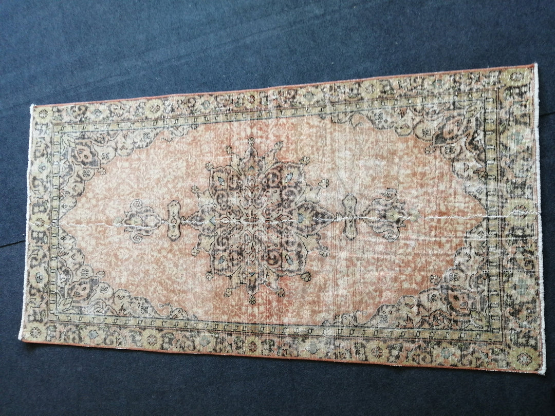 Rust Turkish Oushak Rug 3' 2" x 6' 5" Hand-Knotted detail
