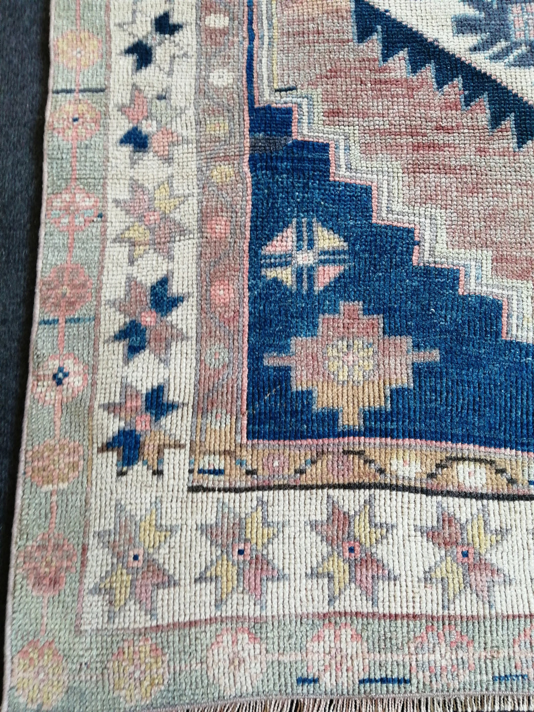 Rust Turkish Oushak Rug 4' x 7' 6" Hand-Knotted pattern