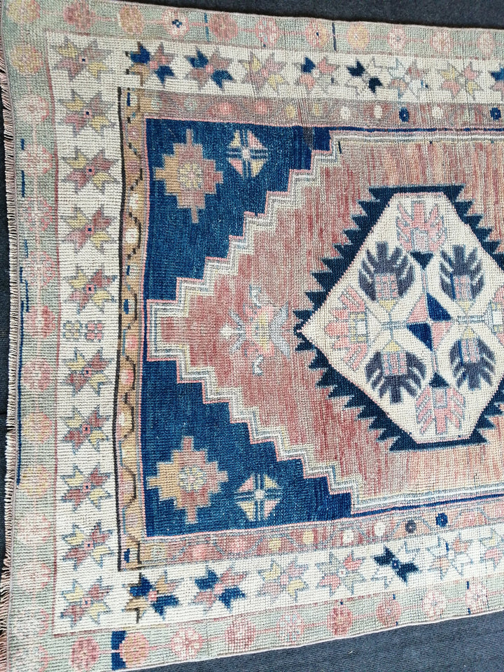 Rust Turkish Oushak Rug 4' x 7' 6" Hand-Knotted close-up