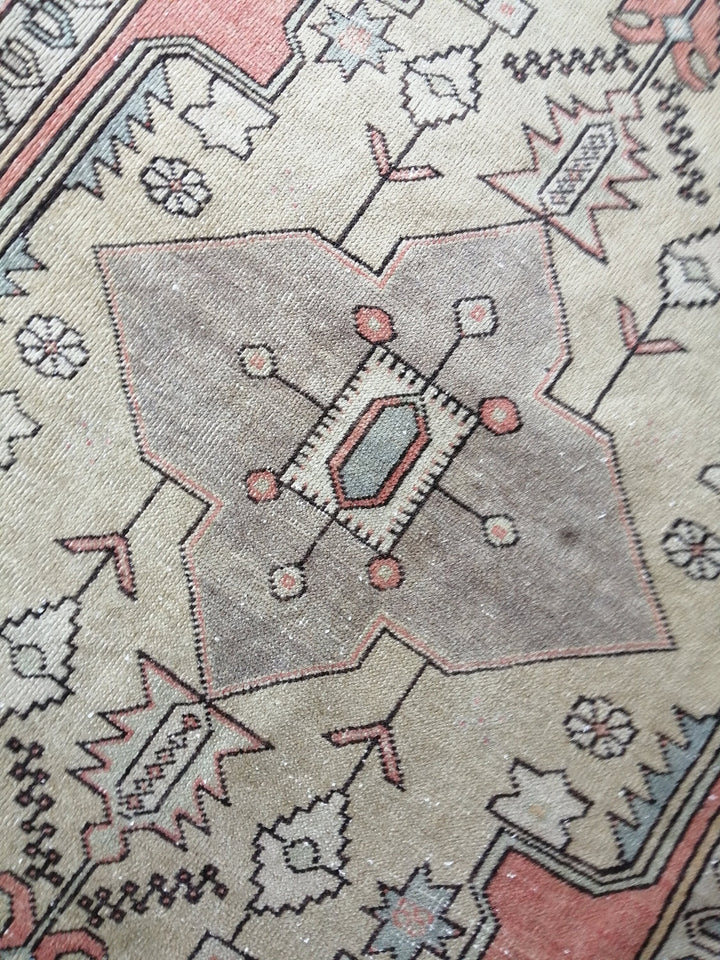 Beige Turkish Oushak Rug 4' 6" x 8' Hand-Knotted texture