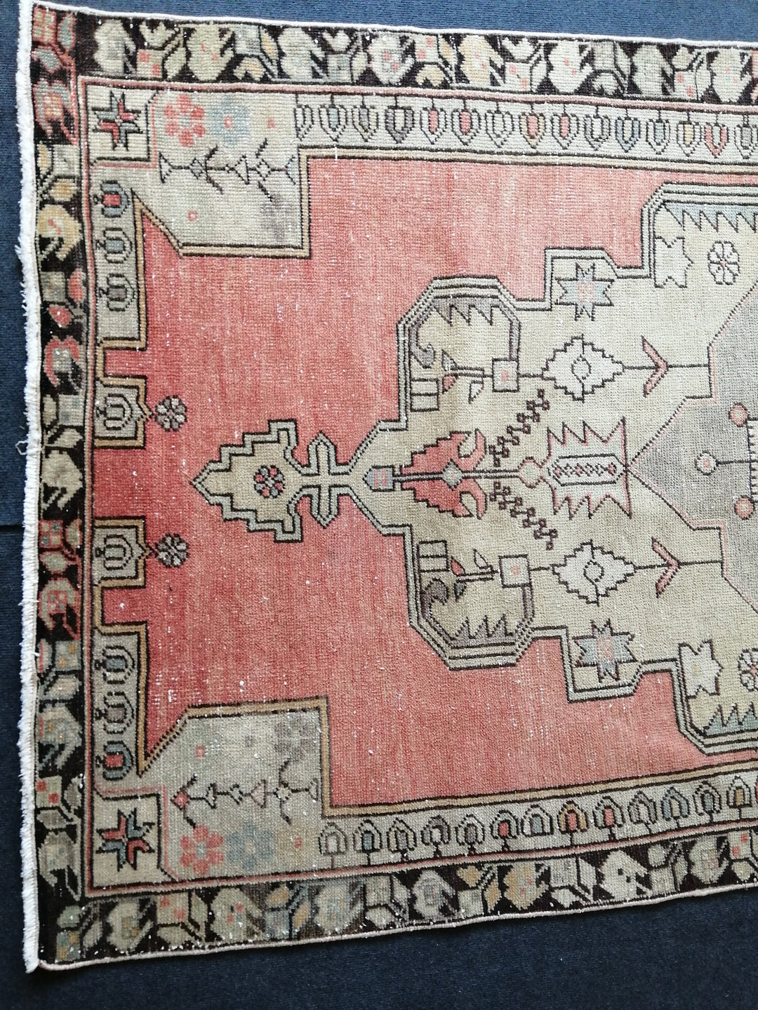 Beige Turkish Oushak Rug 4' 6" x 8' Hand-Knotted field