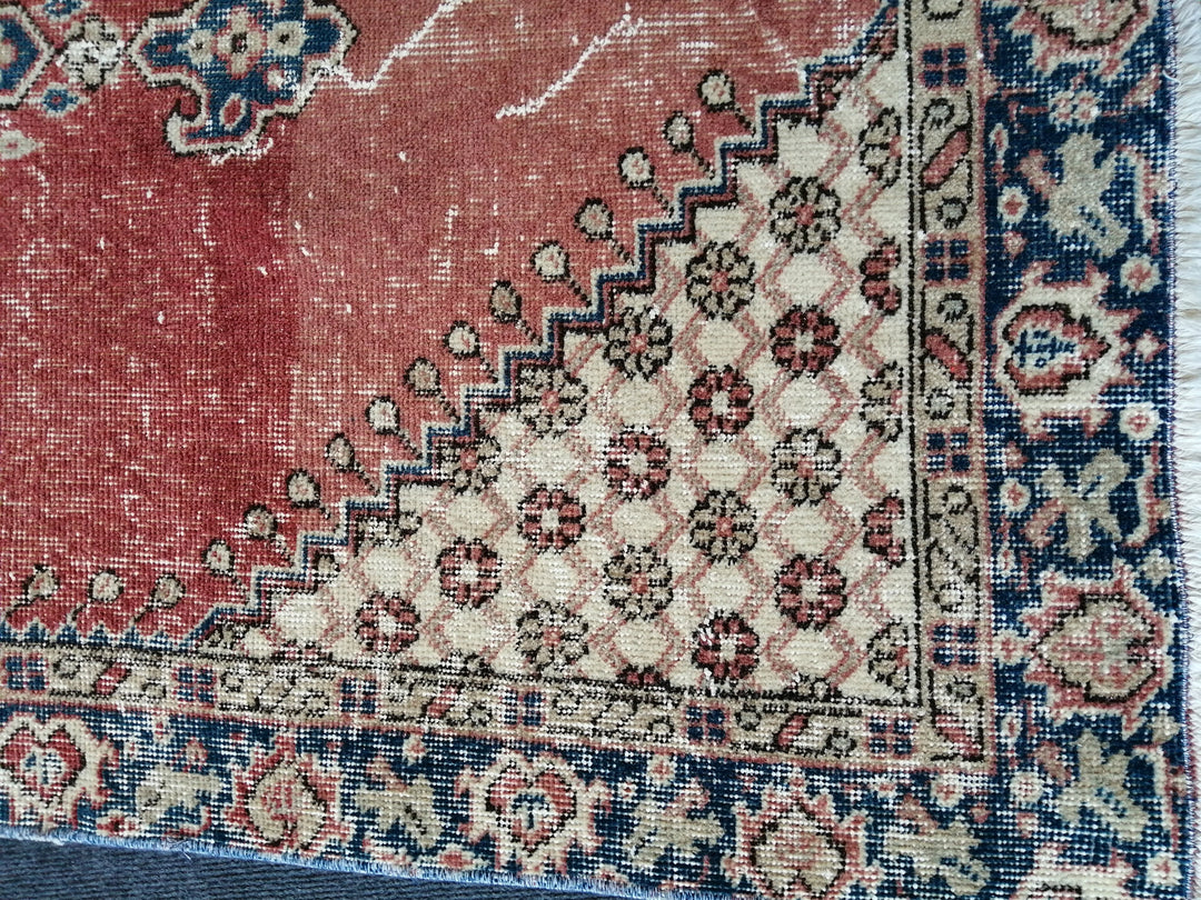 Rust Turkish Oushak Rug Hand-Knotted close-up