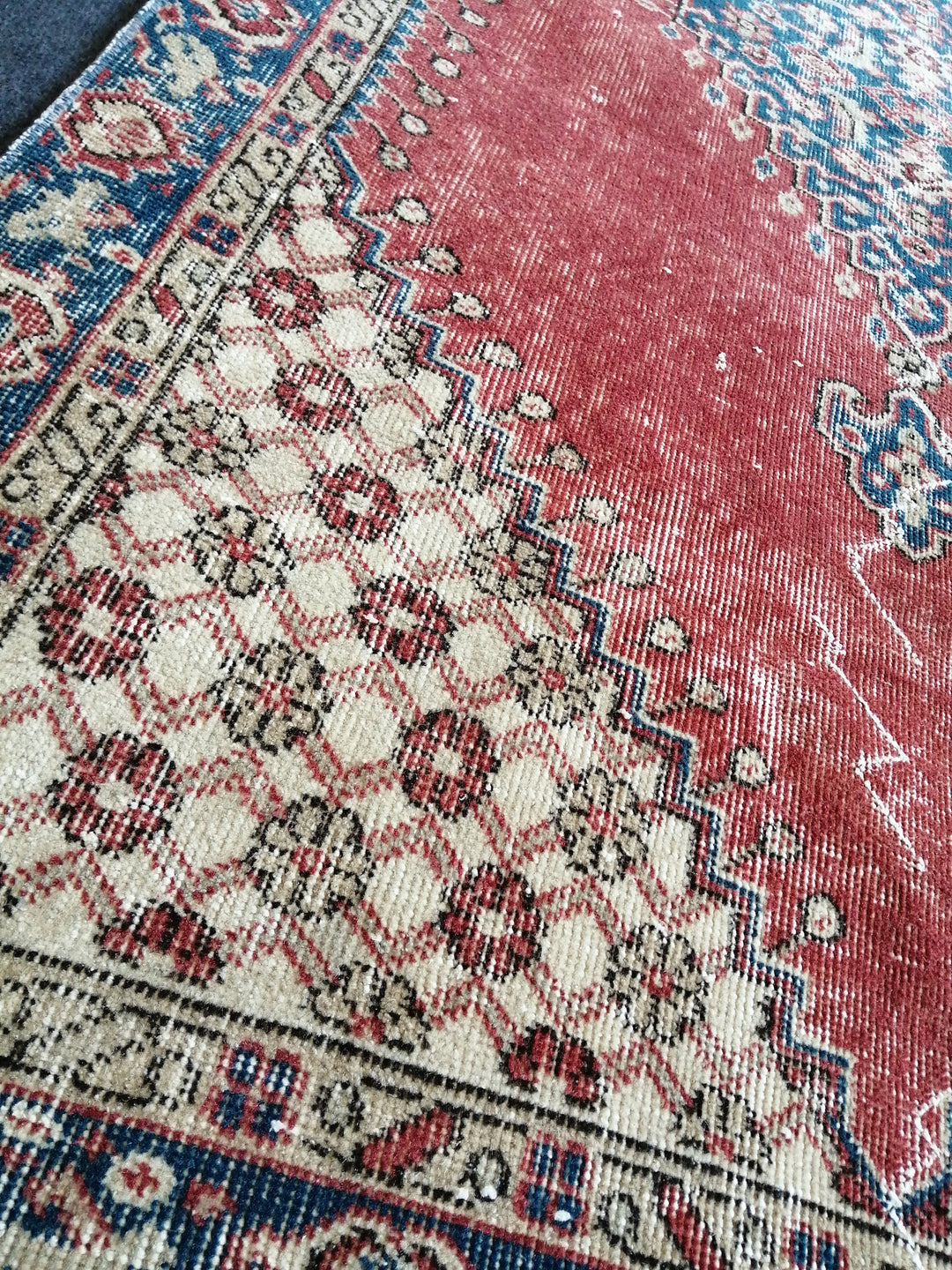 Rust Turkish Oushak Rug Hand-Knotted border
