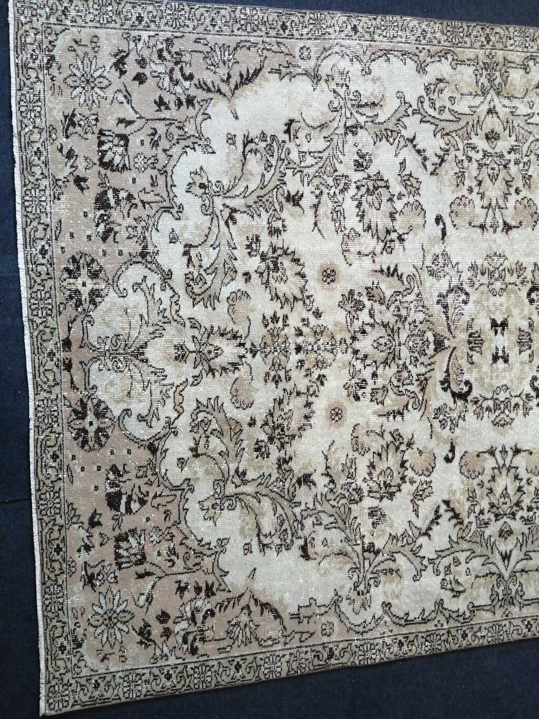 Rust Turkish Oushak Rug 6' 5" x 10' Hand-Knotted close-up