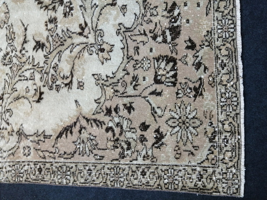 Rust Turkish Oushak Rug 6' 5" x 10' Hand-Knotted pattern
