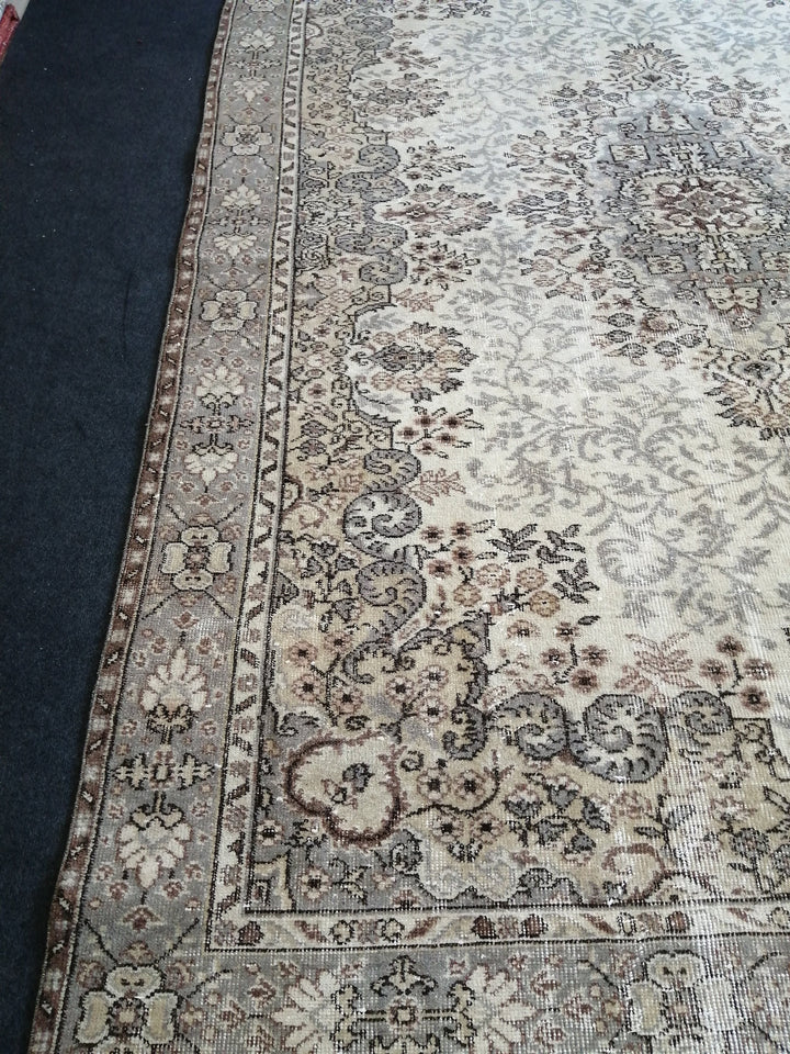 Rust Turkish Oushak Rug 6' 8" x 10' Hand-Knotted texture