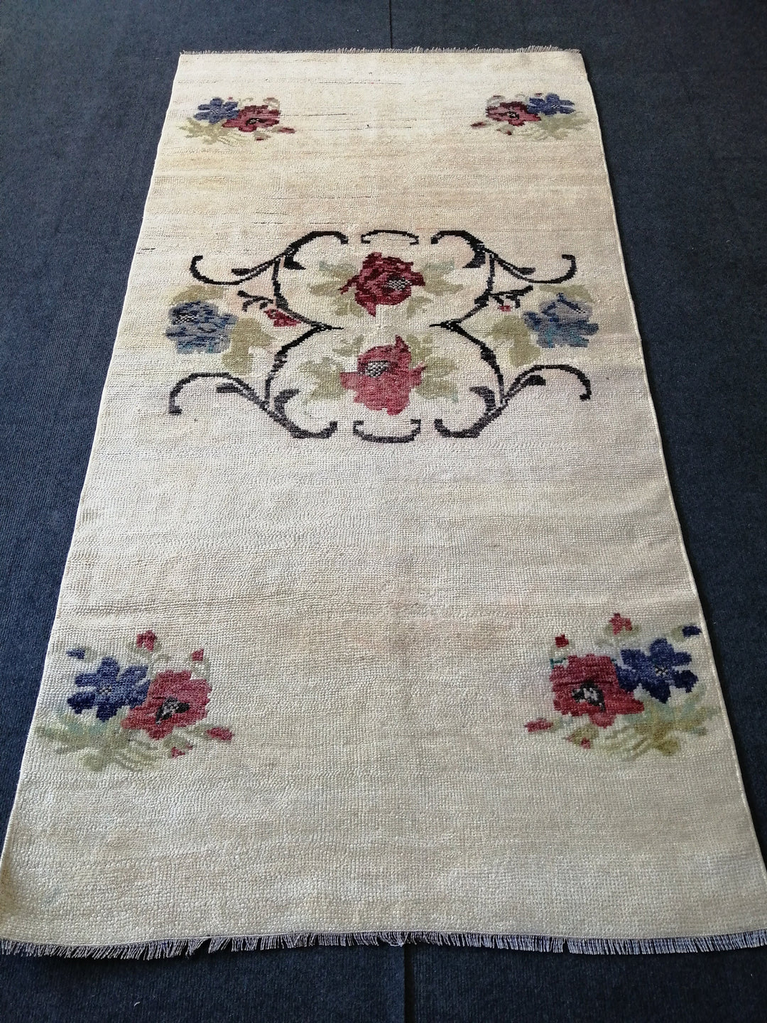 Beige Turkish Runner Rug 3' 2" x 6' 4" Hand-Knotted texture