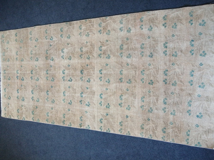 Turkish Runner Rug 4' x 8' 1" Hand-Knotted pattern