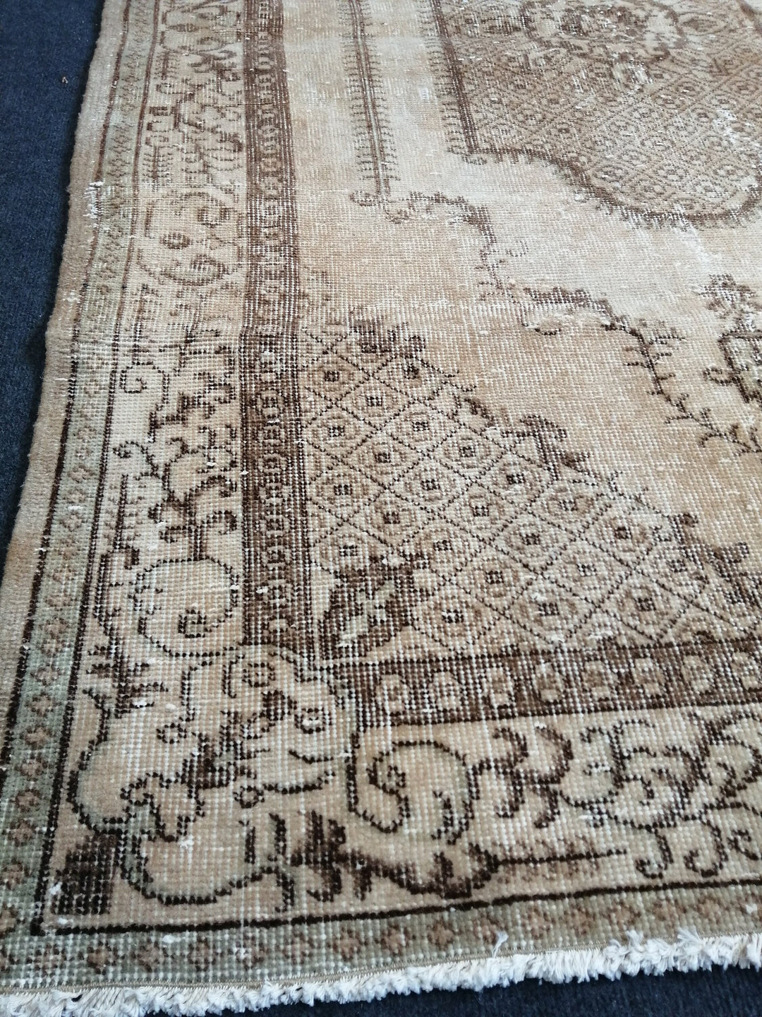 Turkish Oushak Runner Rug Hand-Knotted texture