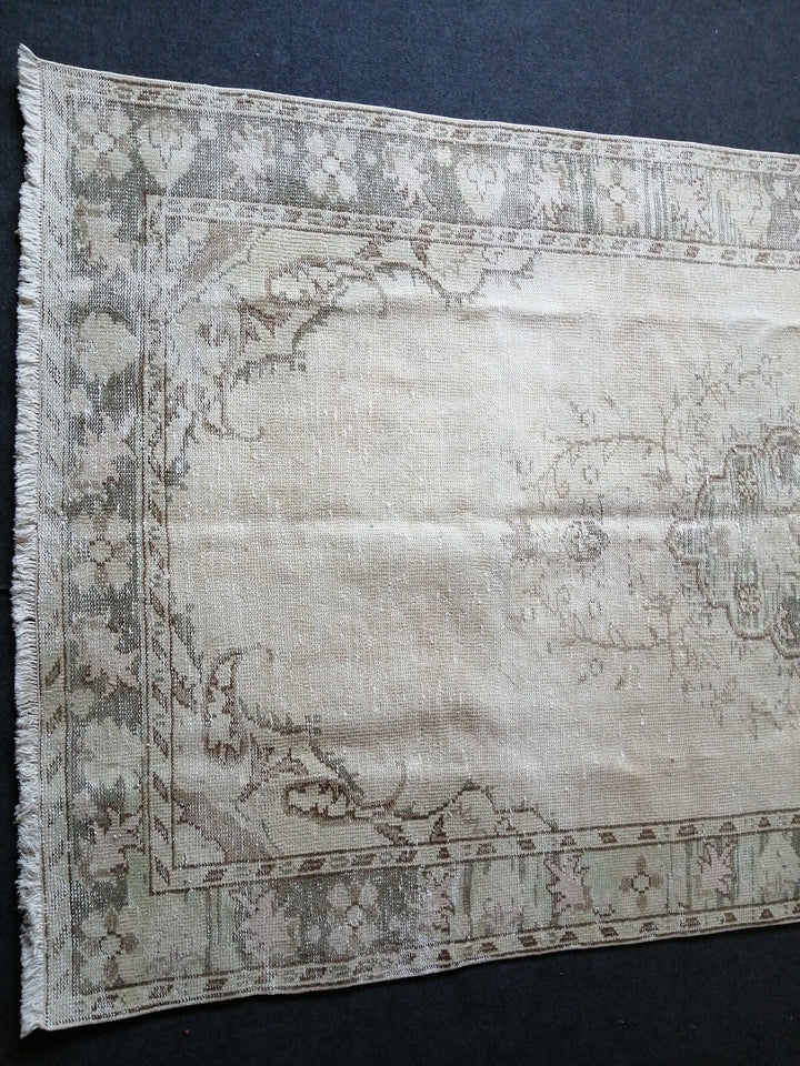 Rust Turkish Runner Rug 5' x 9' 2" Hand-Knotted close-up