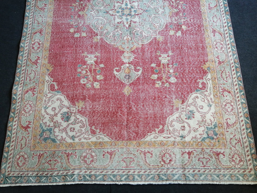 Turkish Oushak Rug 6' 4" x 9' 8" Hand-Knotted detail