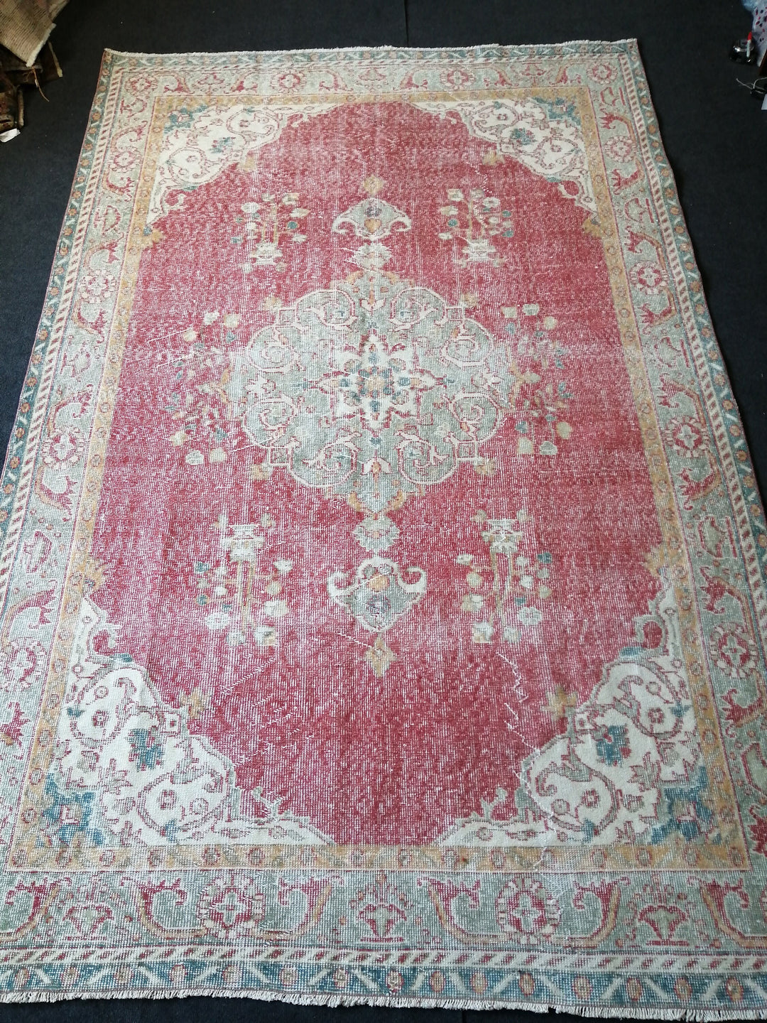 Turkish Oushak Rug 6' 4" x 9' 8" Hand-Knotted border