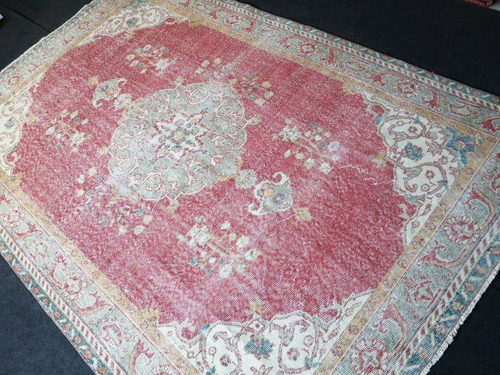 Turkish Oushak Rug 6' 4" x 9' 8" Hand-Knotted texture