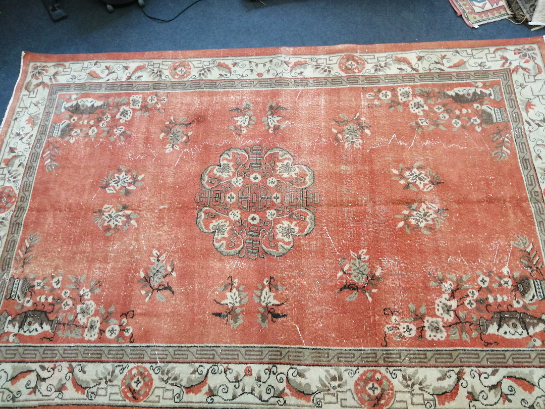 Turkish Oushak Rug 6' 10" x 10' 4" Hand-Knotted detail