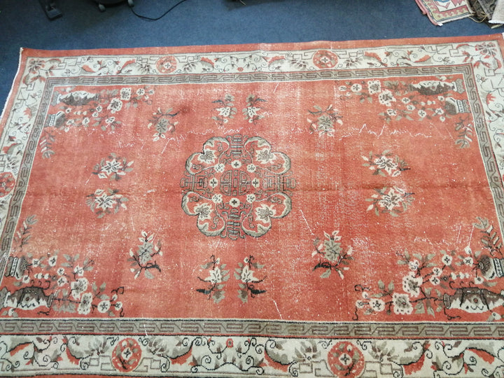 Turkish Oushak Rug 6' 10" x 10' 4" Hand-Knotted detail