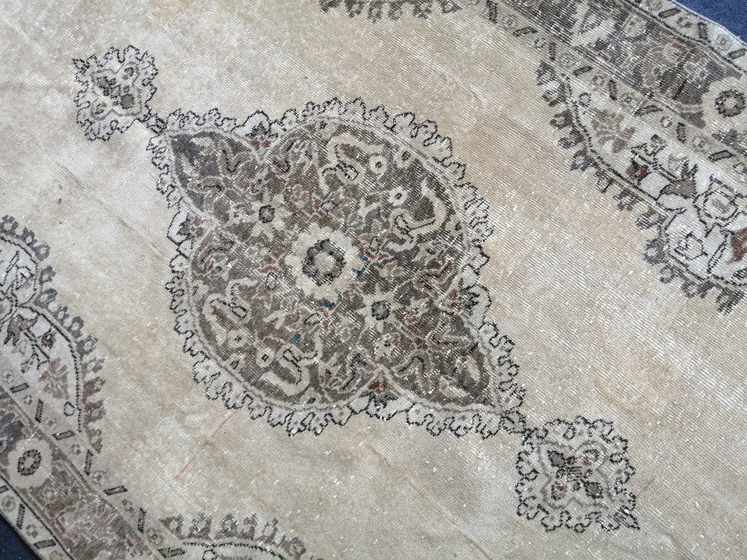 Beige Turkish Oushak Rug 5' 4" x 8' Hand-Knotted close-up