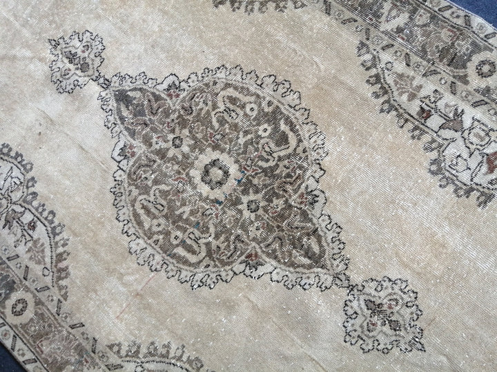 Beige Turkish Oushak Rug 5' 4" x 8' Hand-Knotted close-up
