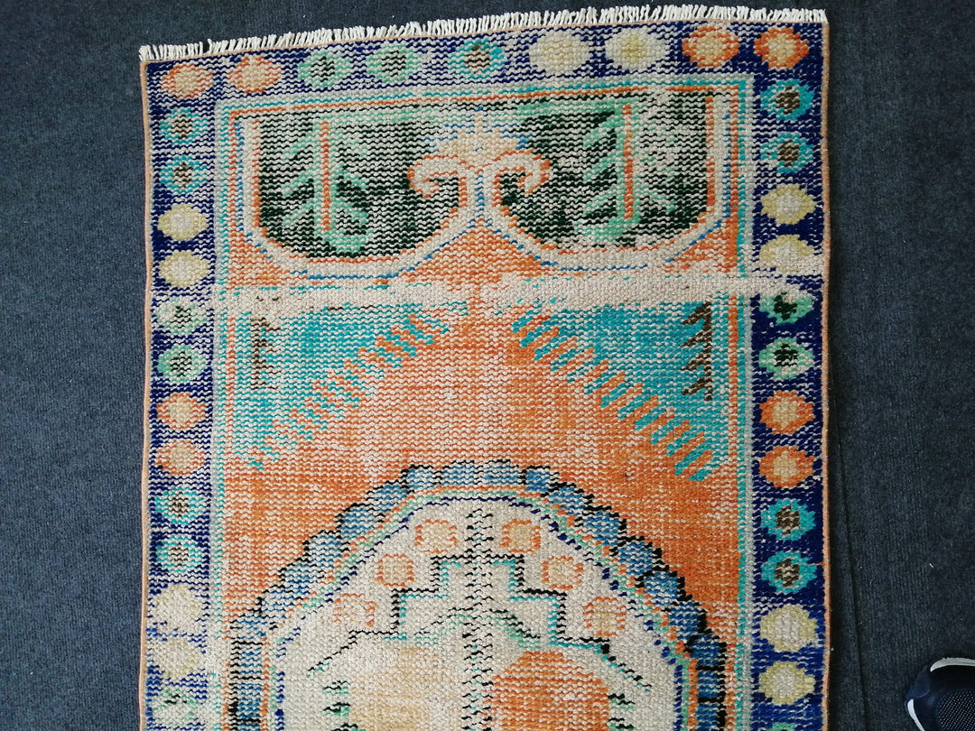 Turkish Oushak Rug 2' 7" x 4' 1" Hand-Knotted border