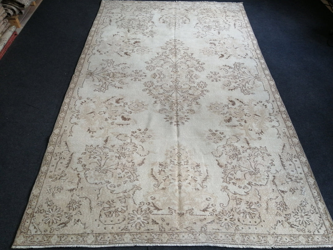 Beige Turkish Runner Rug 5' 5" x 9' Hand-Knotted