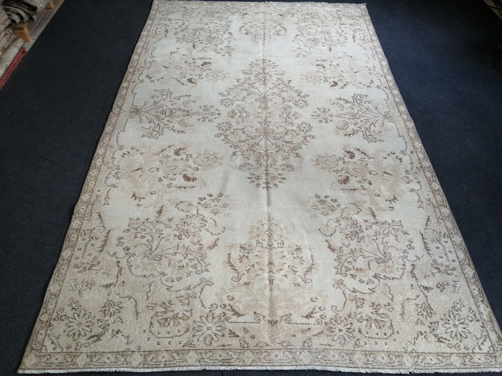 Beige Turkish Runner Rug 5' 5" x 9' Hand-Knotted