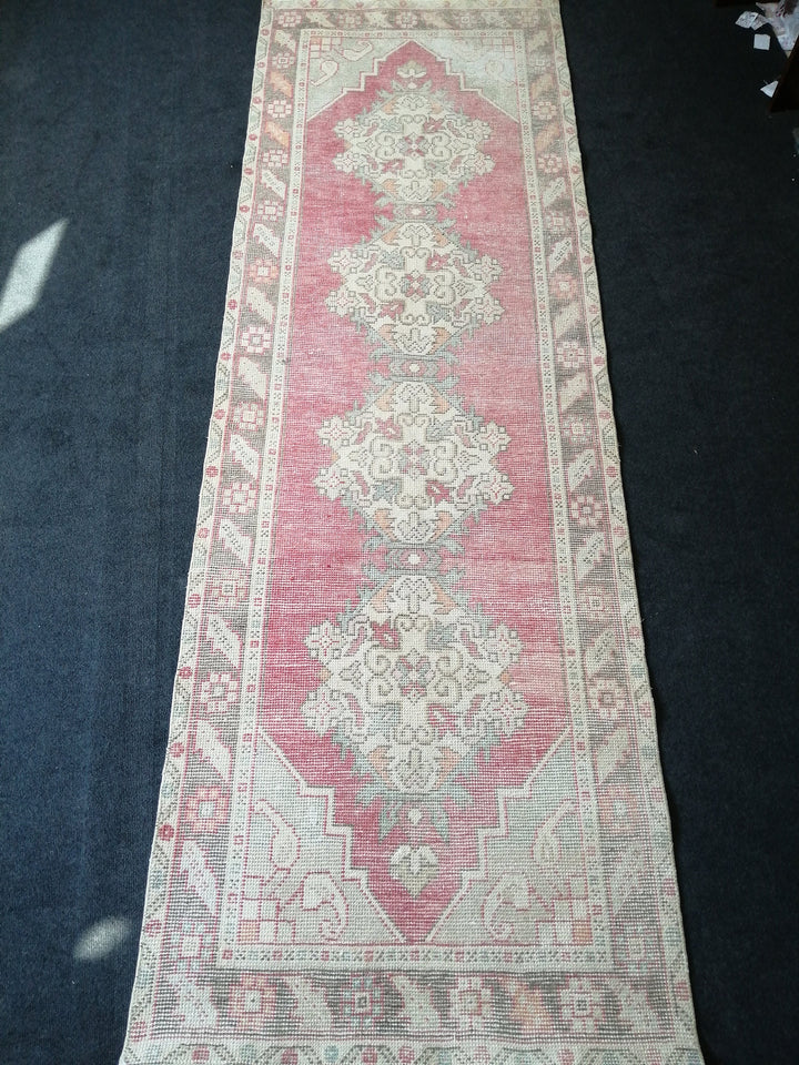 Beige Turkish Runner Rug 3' x 9' 11" Hand-Knotted close-up