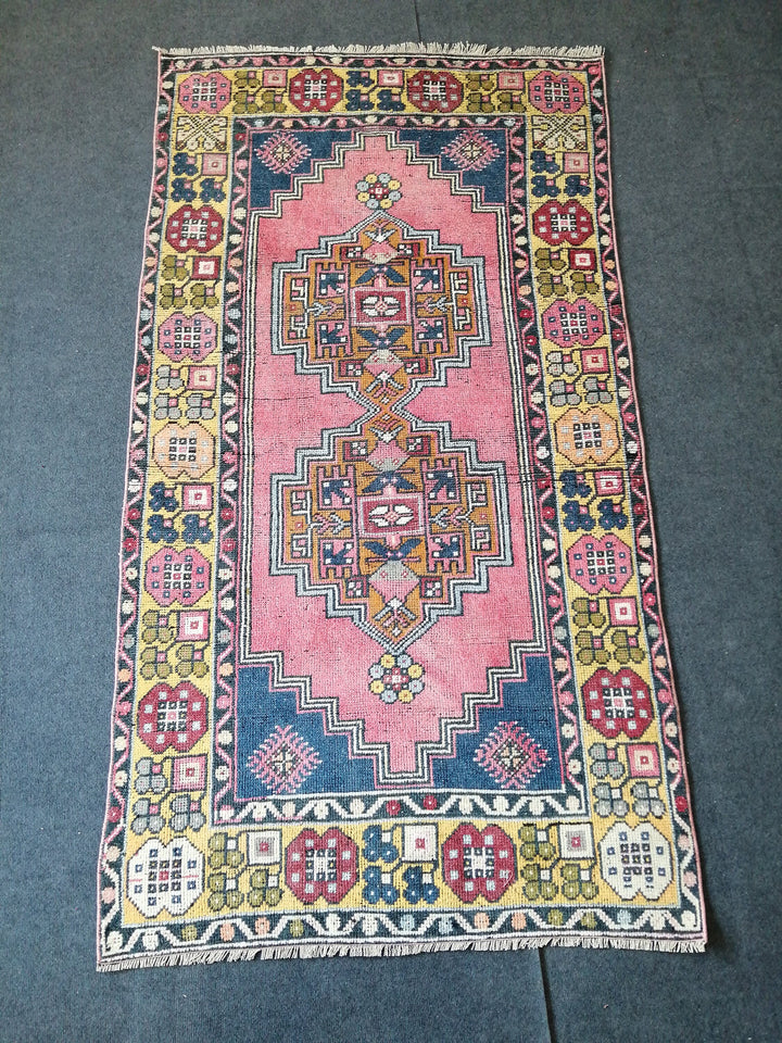 Beige Turkish Runner Rug 3' 8" x 6' 10" Hand-Knotted detail