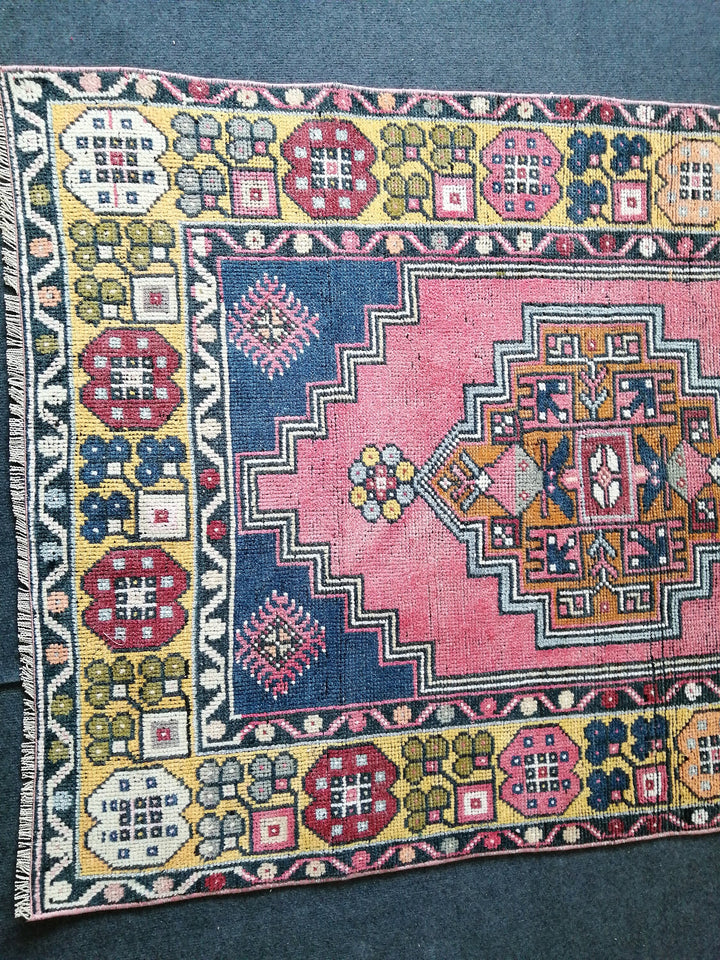 Beige Turkish Runner Rug 3' 8" x 6' 10" Hand-Knotted close-up