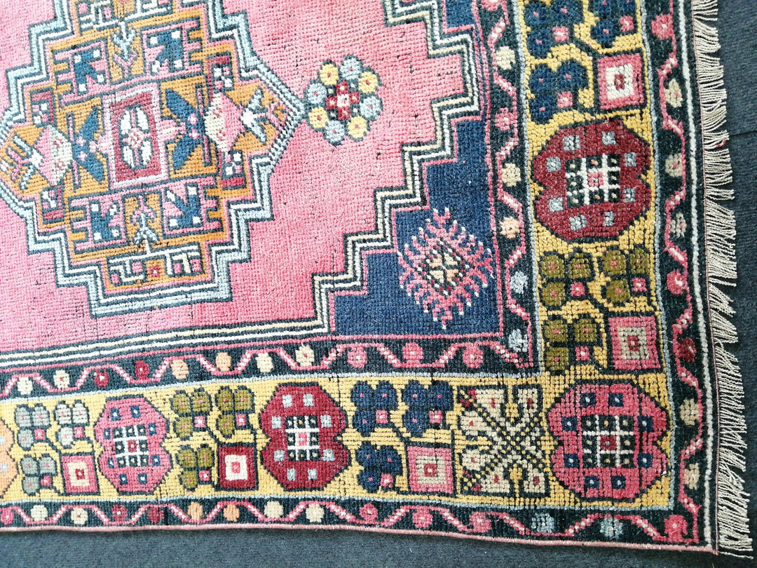 Beige Turkish Runner Rug 3' 8" x 6' 10" Hand-Knotted texture
