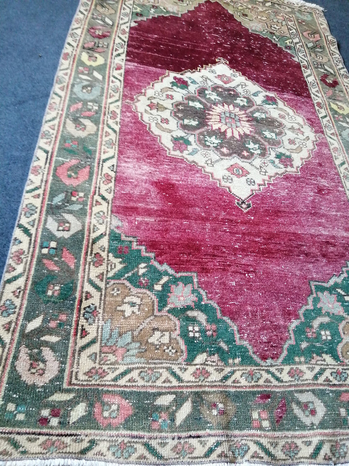 Turkish Oushak Rug Hand-Knotted texture