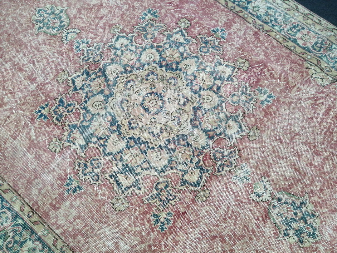 Turkish Oushak Rug 6' 11" x 10' 4" Hand-Knotted pattern