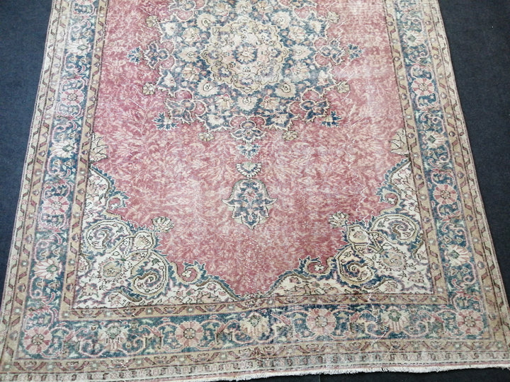 Turkish Oushak Rug 6' 11" x 10' 4" Hand-Knotted border