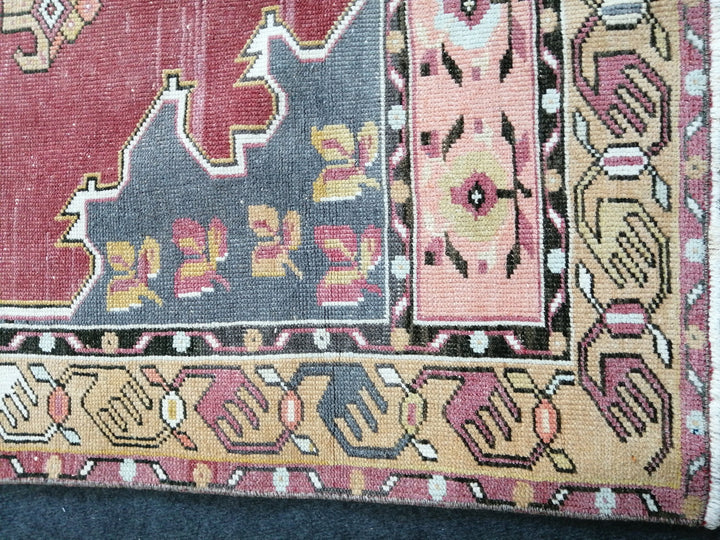 Turkish Runner Rug 3' 5" x 9' 11" Hand-Knotted border