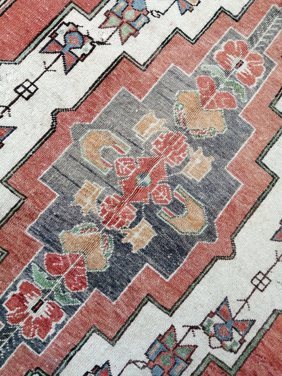 Rust Turkish Oushak Rug 4' 5" x 9' 6" Hand-Knotted texture