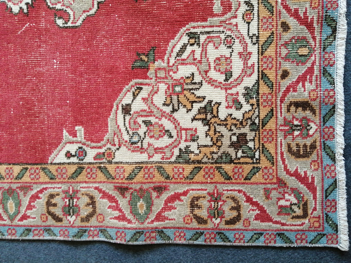 Turkish Oushak Rug 5'3" x 7'6" Hand-Knotted close-up