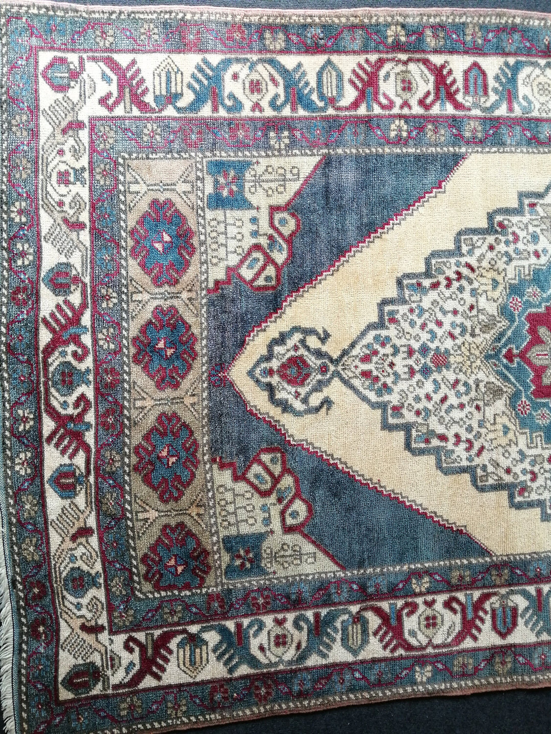 Beige Turkish Runner Rug 4' 7" x 7' Hand-Knotted border
