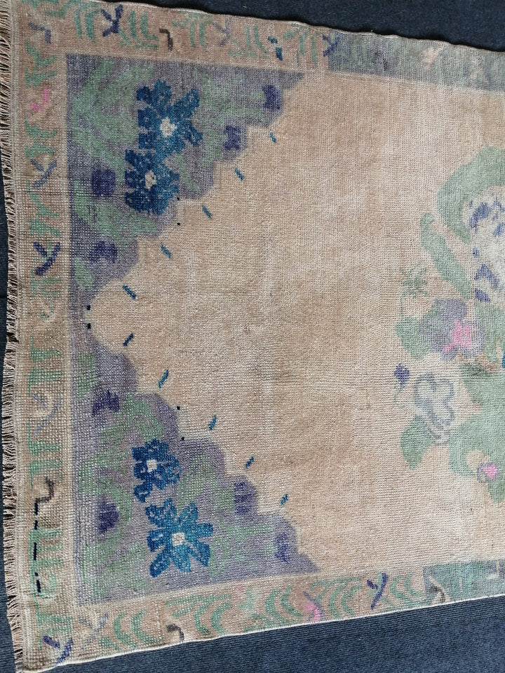 Beige Turkish Runner Rug 3' 6" x 6' 8" Hand-Knotted texture