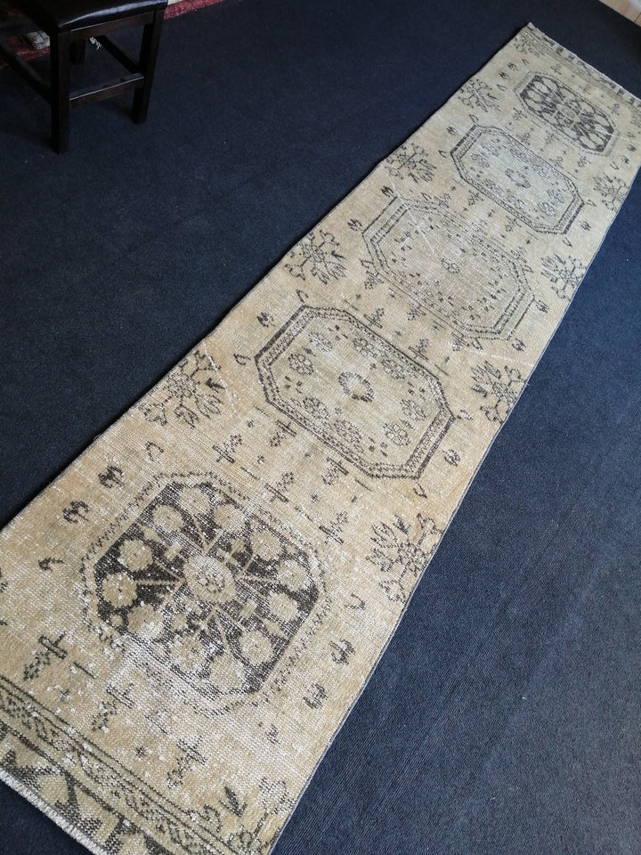 Beige Turkish Runner Rug 2' 6" x 10' 11" Hand-Knotted | No. WR87892