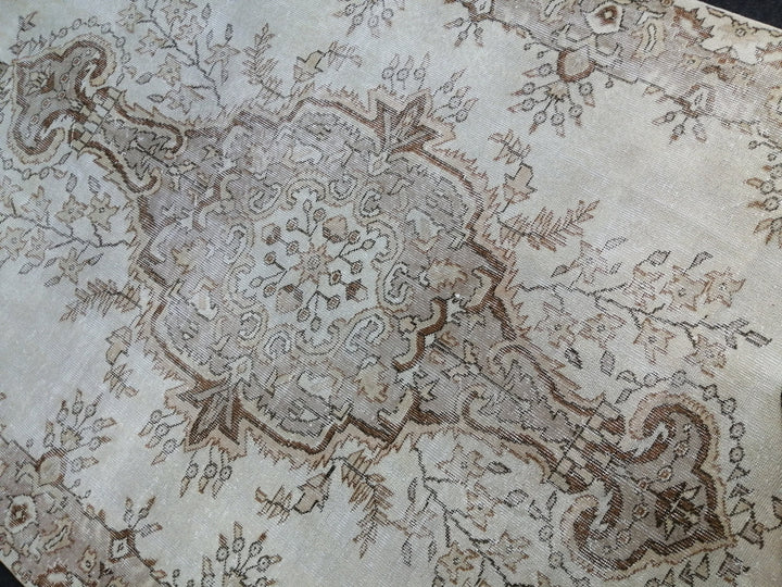 Beige Turkish Runner Rug 6' 2" x 9' 11" Hand-Knotted pattern