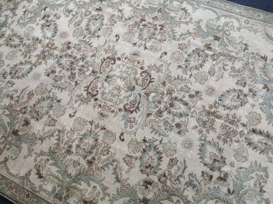 Beige Turkish Runner Rug 6' 6" x 10' Hand-Knotted texture