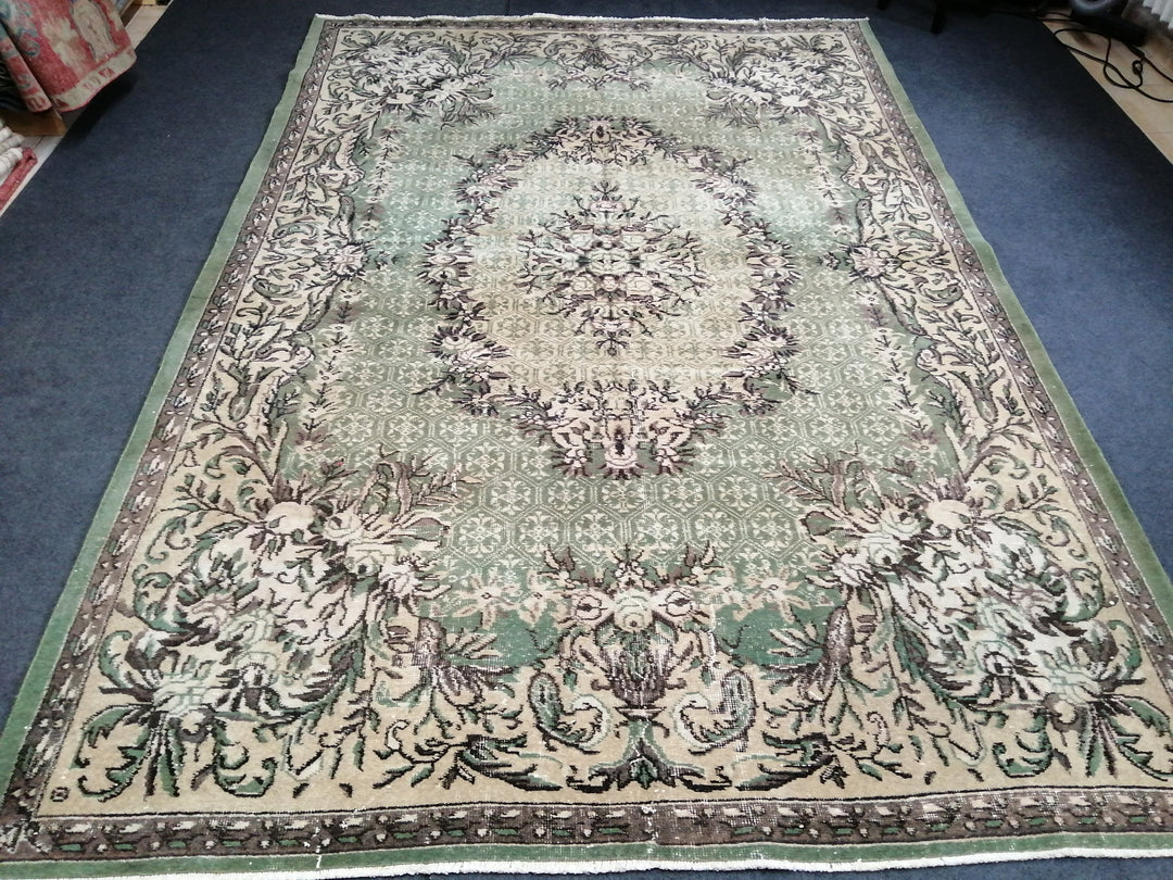 Muted Runner Rug 6' 8" x 10' - No. WR17086