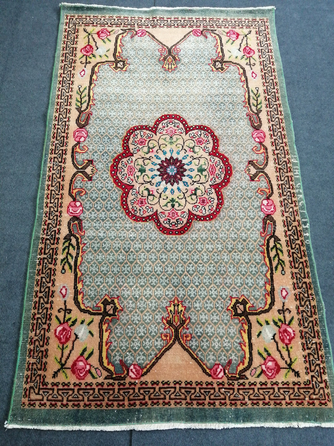Turkish Oushak Rug 2'7" x 9'10" Hand-Knotted detail