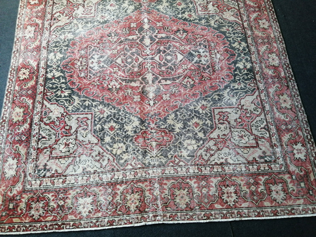 Beige Turkish Runner Rug 6' 2" x 11' Hand-Knotted texture
