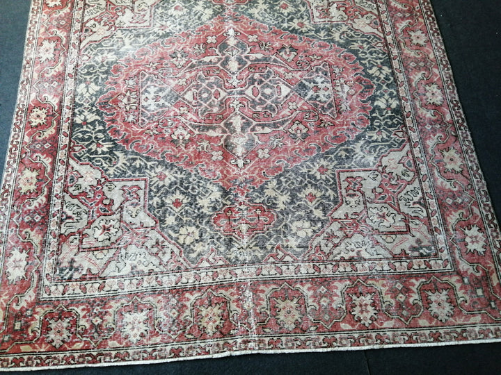 Beige Turkish Runner Rug 6' 2" x 11' Hand-Knotted texture