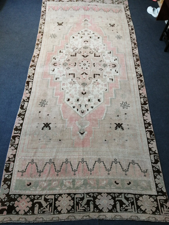 Pink Turkish Runner Rug 5' 2" x 12' Hand-Knotted border
